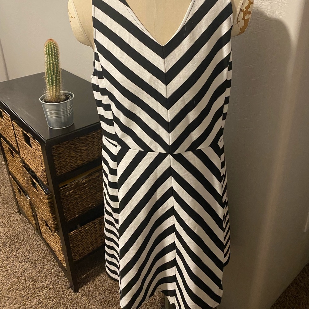 MARKET & SPRUCE | Sleeveless V Neck Dress